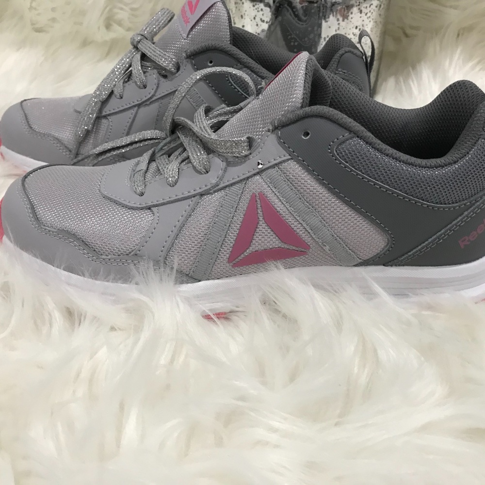 Reebock $25 New Size 6.5 - Picture 5 of 7